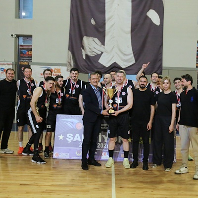 Seri B�de �ampiyon: ADO (68-44)